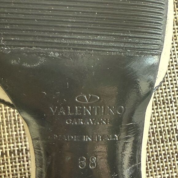 Valentino Garavani Open Toe Off White Leather Sling Back Pump with Bow. - Picture 7 of 8